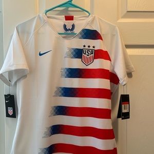 Nike women’s soccer dry fit shirt